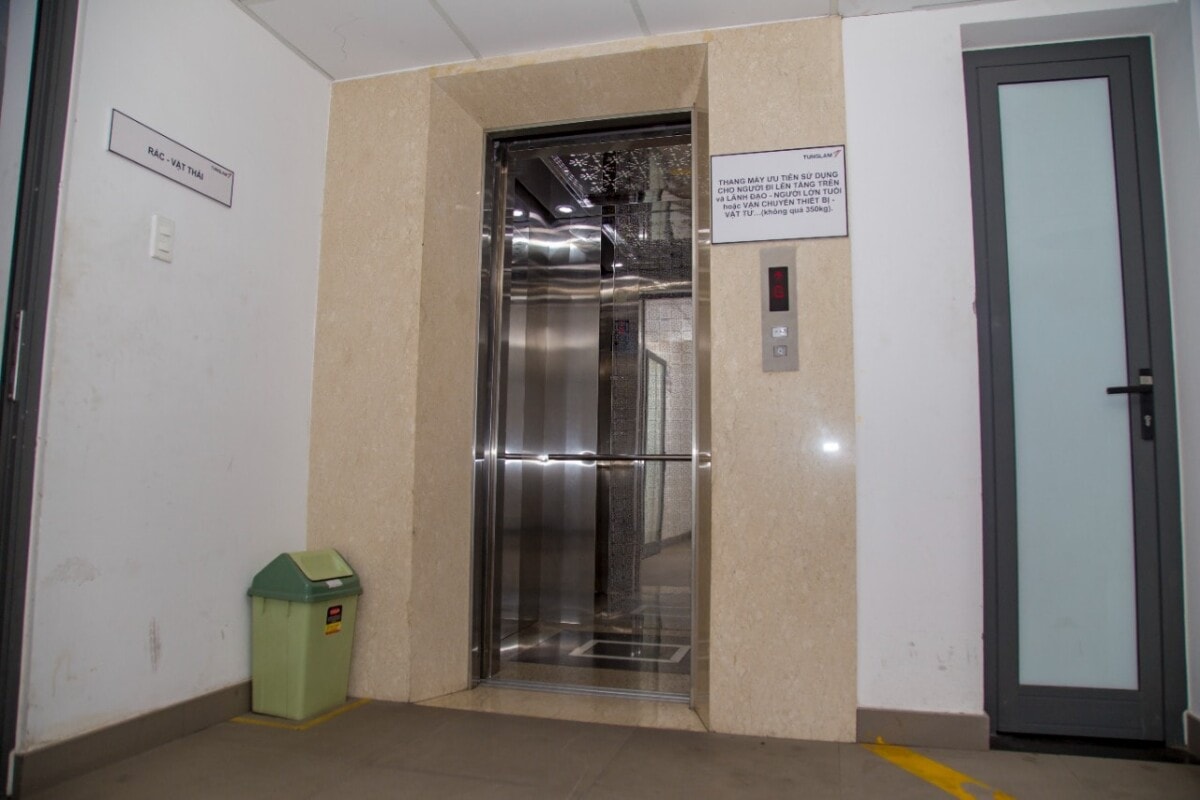tòa nhà mặt tiền số ql13, bình thạnh, 8x21m, 8 tầng